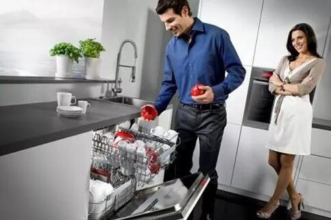 如何正确使用洗碗机？